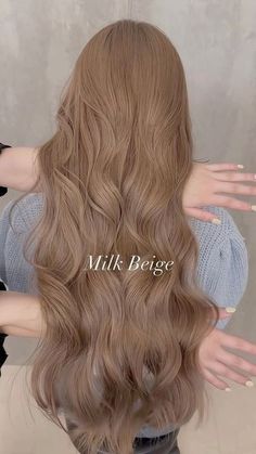 Honey Blonde Light Brown Hair, Brown Women Hair Color, Kotori Beige Hair, Capuchino Hair Color, Light Hair Color Ideas For Brunettes, Cute Hair Colors For Blondes, Pearl Beige Hair, Milky Beige Hair Color, Gold Beige Hair