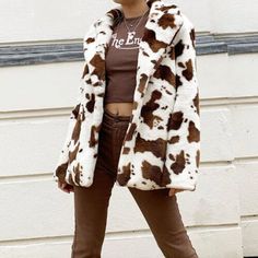 Long Sleeve Outfit Women, Shifting Clothes, Moda Casual Chic, Brown Clothes, Womens Faux Fur Coat, Plush Coat, Fluffy Jacket, Print Aesthetic, Brown Cow