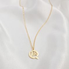 𝐻𝑜𝓌 𝒯𝑜 𝒪𝓇𝒹𝑒𝓇 - Choose material and pendant size. - Choose chain type and length. - Leave the initial in the personalization box. 𝐼𝓉𝑒𝓂 𝒟𝑒𝓈𝒸𝓇𝒾𝓅𝓉𝒾𝑜𝓃 Old English initial Necklace. Initial dimensions: S size: height 13mm M size: height 16mm L size: height 19mm 𝒪𝓇𝒹𝑒𝓇 𝐻𝒶𝓃𝒹𝓁𝒾𝓃𝑔 𝒯𝒾𝓂𝑒 Order processing time for our items is 3-5 business days, please note it does not include the delivery time. All of our jewelry is handmade with Love ❤ 𝒟𝑒𝓁𝒾𝓋𝑒𝓇𝓎 𝒯𝒾𝓂𝑒 US O Gold Monogram Necklace For Birthday Gift, Monogram Letter Necklaces For Anniversary, Letter-shaped Monogram Necklaces For Anniversary, Letter Shaped Monogram Necklaces For Anniversary, Engraved Initial Pendant Necklace For Birthday Gift, Initials Nameplate Necklace For Birthday, Gold Monogram Necklaces For Anniversary Gift, Gold Monogram Necklace For Anniversary, Gold Monogram Necklace For Anniversary Gift