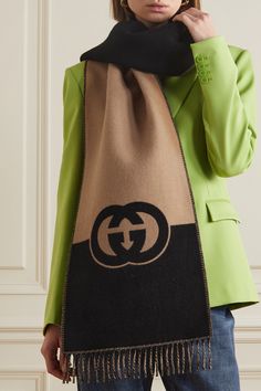 Gucci's scarf has been jacquard-woven in Italy with the 'Interlocking G' logo, that's inspired by the founder's initials. It's made from a luxurious wool and cashmere-blend and finished with fringed ends. Designer Belts For Women, Gucci Scarf, Head Scarf Styles, Women's Belts, Designer Belts, Designer Scarves, Knitted Poncho, Scarf Styles, Net A Porter