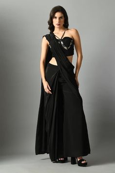 Black pre-draped saree in crepe silk base. Paired with zari thread embroidered bustier in fish pattern. - Aza Fashions Sarees Black, Embroidered Bustier, Dhoti Saree, Cotton Sarees Handloom, Draped Saree, Ruffle Saree, Drape Saree, Fish Pattern, Lehenga Saree