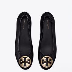 Tory Burch Womens Minnie Travel Leather Ballet Flats Monogram Shoes, Designer Shoes Sneakers, Ella Tote, Sneakers Heels, Elegant Flats, Buckled Flats, Designer Flats, Low Heel Sandals, Tory Burch Flats