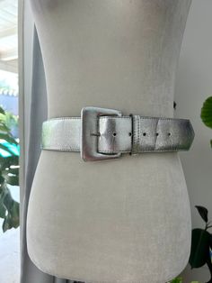 Amazing 1980's, adjustable, vegan friendly, silver belt. Belt is in overall in great vintage condition with no major flaws. No designers stamp or label, M. Measurements Length 36.5in/92.5cm Width a little less than 1in/5cm Fits waist size 28-33in/71-84cm *Please keep in mind that unless otherwise noted, all items in my shop are used or previously owned, normal wear and tear is expected, flaws that are noted are range from major to minor, things like a missing stitch here or there my not be inclu Royal Blue Velvet Dress, Big Belt, Label M, Blue Velvet Dress, Silver Belt, Silver Belts, Leather Corset, Vintage Belts, Suspender Belt