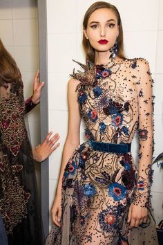 Elie Saab Couture, Fall 2016 - Couture's Most Fabulous Backstage Photos - Photos Basil Soda, Dreamy Gowns, Mode Editorials, Classy Clothes, Prom 2020, Elie Saab Couture, 3d Fashion, Glamour Fashion