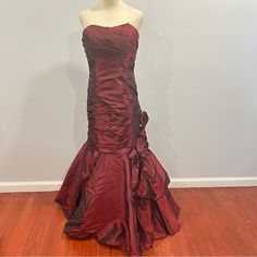 New With Tag Camilla La Vie Taffeta Strapless Pleated Mermaid Evening Gown Color: Burgundy Available In Size: 12 Strapless Comes With A Shawl / Scarf From The Same Fabric Material Taffeta Pleated Zipper Closure Mermaid Style Has Gorgeous Flowers On The Side Of The Mermaid Skirt May Need Some Steaming An Older But So Beautiful Style P 10-4 1 Hngd Mermaid Evening Gown, Gorgeous Flowers, Styles P, Mermaid Style, Mermaid Skirt, Shawl Scarf, Beautiful Style, Mermaid Fashion, Evening Gown