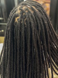 About Item- Quantity: 100 Locs/bundle- Colors: Natural Black, #4, #27, #613, #30- Length: 4”-20” (Inches)- Size: 0.4cm-1cm- Style: Straight Tips- Material & Style: Afro Kinky Human Hair Our Custom 100% Human Hair Dreadlock Extensions are strong, realistic looking and affordable. We customize each Dread Extension to your needs. These permanent locs are made for men and women using the crochet dreadlocks method.