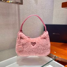 Pink Designer Bags, Shoes Classy, Pink Bags, Trendy Purses, Prada Nylon, Fur Bag