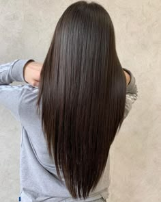 Long Hair V Cut, U Cut Hairstyle, Haircuts For Long Hair Straight, V Cut Hair, V Shaped Haircut, V Hair, Haircuts For Long Hair With Layers, Straight Hair Cuts, Haircuts Straight Hair