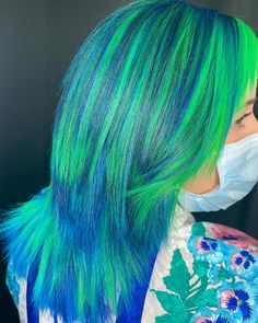 Blue Hair Green Highlights, Yellow And Teal Hair, Blue And Green Hair Split, Blue And Green Hair Ideas, Blue And Green Hair Ombre, Swamp Hair, Teal And Green Hair, Green And Blue Hair Color, Neon Blue Hair