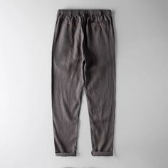 Pantalon en lin au design italien, 100% lin. Parfait pour toutes les occasions - habillez-le en haut ou en bas pour un look polyvalent. Tissu respirant et léger pour vous garder à l'aise et au frais. Restez dans la tendance avec ce pantalon élégant et confortable.

Matière : lin 100%.
Style : décontracté/simple décontracté/élégant Décontracté/Smart Casual/Elégant


Avantages : Confortable White Pants Men, Elastic Waist Trousers, Casual Linen Pants, Mens Linen Pants, Elegant Pant, Trousers Men, Pants Linen, Linen Men, Monk Strap Shoes