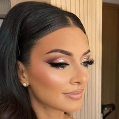 Rose Gold Eye Makeup Wedding, Wedding Inspired Makeup, Bride Makeup Winged Eyeliner, Bronze Full Glam Makeup, Brown Eyes Glam Makeup, Wedding Makeup For Brown Eyes Bridal Dramatic, Bridal Full Glam Makeup, Full Glam Makeup Looks Glitter