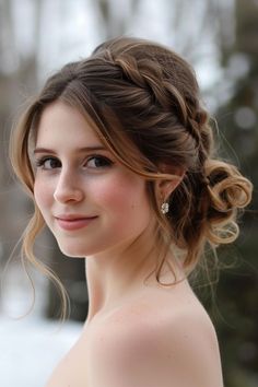 No matter if your hair is long or short, curly or straight, there's a bun prom hairstyle that'll suit you just right. With a bit of imagination and the right tricks, you can pull off a bun that matches your unique style and vibe. Bun Hairstyle Formal, Bun On Lehenga, Pageant Hair For Teens, Sleek Hairstyles Short Hair, Prom Bun Hairstyles, Hairstyle For Graduation, Hairstyles For Graduation, Graduation Hairstyle, Trendy Hairdos