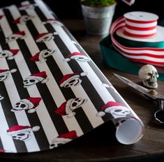 Gothic Santa Skull Skeleton Christmas Gift Wrap Christmas Gifts Wrapped, Black Christmas Decorations, Gothic Christmas, Creepy Christmas, Skull Gifts, Dark Christmas, Gothic Gifts, Holiday Wrapping Paper, Holiday Gift Wrap