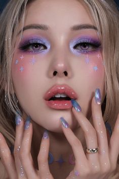 Glam Valentines Day Makeup, Aesthetic Makeup Colorful, Simple Makeup Looks Colorful, Intergalactic Photoshoot, Spacecore Makeup, Cute Easy Makeup Ideas, Lilac Prom Makeup, Ethereal Aesthetic Makeup, Celestial Makeup Looks