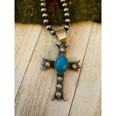 New Without Tags * Ethnic Regional Style : Native American * Shape : Cross * Metal : Sterling Silver * Jewelry Type : Pendants * Type : Pendant * Style : Pendant * Tribal Affiliation : Navajo * Country Of Origin : United States * Handmade : Yes Gorgeous Navajo Sterling Silver Turquoise Cross Pendant. This Pendant Measures 3 Inches Long And 1 5/8 Inches Wide. Bale Measures 3/8 Of An Inch Across. Signed By The Artist Chimney Butte And Stamped Sterling. Pendant Only. Please Contact Us With Any Ques