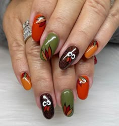 Cool Thanksgiving nails to try out. @mrsfrenchtips Turkey Nails Designs, Thanksgiving Nails Fall, Nails Fall Colors, Thanksgiving Nail Ideas, Turkey Nails, Fall Thanksgiving Nails, Fox Nails, Thanksgiving Nail Designs, Fall Board