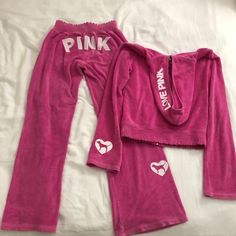 Y2k Terrycloth Pink Vs Vintage Tracksuit Great Condition For It's Age Size: S Super Cute Wide Leg With Wide Sleeves, Definitely A Show Stopper Victoria Secret Tracksuit, Pink Sweatsuit, Y2k Christmas, Pink Pjs, Pink Tracksuit, Vintage Tracksuit, Pink Outfits Victoria Secret, Pink Joggers, Future Clothes