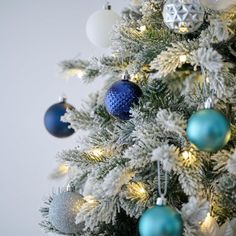 This set includes a variety of tree ornaments, featuring balls in different shapes such as diamond-patterned balls and snowflake. The diverse designs complement each other well, adding interest and charm to your overall decorOur tree ornaments include 3 special finishes: shiny, matte, and glitter. The multi-finish and novelty shape ornaments meet all your favorite tree ornament needs, and the molding seam is almost invisible, making them look exquisiteThese Christmas ornament are made of suffici Diy Tabletop, Create Diy, Hard Floor, The Holiday Aisle, Tree Ornament, Ornament Set, Different Shapes, Christmas Trees, Tree Ornaments