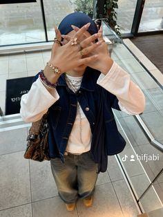 denim jacket outfit, hijabi outfit inspiration, streetwear, modest outfit y2k outfit Hijabi Asthetics Outfit, Hijabi Pants Outfits, Hijabi Fall Fits, Street Style Hijab Outfits, Hijabi Selfie Ideas, Hijabi Outfit Inspiration, Streetwear Hijabi, Winter Hijab Fashion