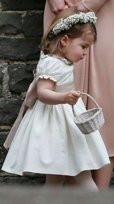 Sage Flower Girl Dress, Pippa Middleton Wedding, Flower Girl Inspiration, Princesa Charlotte, Baptism Gown, First Communion Dress, Wedding Girl, First Communion Dresses, Catholic Wedding