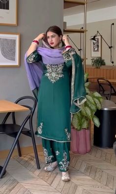 Old Style Punjabi Suits, Suit Salwar Design Punjabi, Trending Suits Women Indian, Pakistani Suits Designs Style, Punjabi Party Wear Suits, Boutique Suits Embroidery, Punjabi Suits Designer Boutique Party Wear, Punjabi Suit Embroidery Design