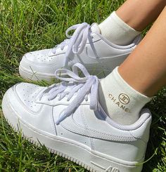 Green Chanel, Shoes And Socks, Aesthetic Shoes, Cute Socks, Nike Fashion, Girls Sneakers, Shoe Game, Outfits Aesthetic