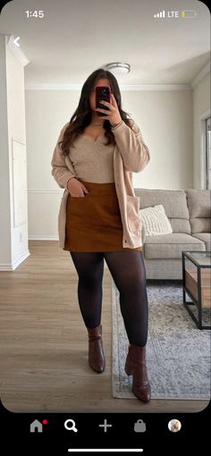 Fall skirt and boots Plus Size Winter Outfits, Plus Size Fall Fashion, Plus Size Fall Outfit, Looks Country, Outfits Fall, Outfits For Women, Mode Inspo, Curvy Outfits, Outfit Inspo Fall