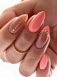 Kutek Disney, Unghie Sfumate, August Nails, Coral Nails, Colorful Nails, Gold Nail, Fake Nails With Glue, Almond Nails Designs, Fancy Nails