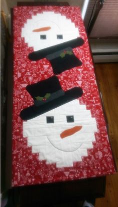 Snowman Runner Pattern # CLPARY019 Snowman Table Runner, Log Cabin Blocks, Snowman Quilt, Log Cabin Quilt Pattern, Table Runner Size, Cabin Quilt, Applique Templates, Log Cabin Quilts, Quilted Gifts