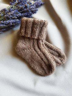 Knitted Baby Socks, Knitting Circle, Infant Socks, Socks Ideas, Baby Boy Knitting, Hand Knit Socks