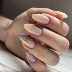 Дизайн ногтей 2021 - фото новинок маникюра | ВКонтакте Nails Today, Minimal Nails, Cute Gel Nails, Short Acrylic Nails Designs, Fire Nails, Pretty Acrylic Nails