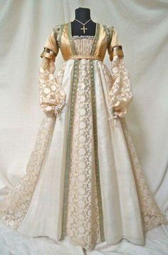 etsy.com Gaun Abad Pertengahan, Fantasy Gowns, Medieval Fashion, Romeo And Juliet