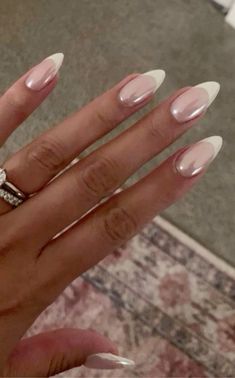 #nails #nailsofinstagram Simple White Graduation Nails, White Grad Nails Almond, White Nails Crome, Graduation Nails Chrome, Graduation Nails Oval, Grad Nail Designs, Nail Graduation Ideas, French Tip Chrome Almond Nails, Chrome French Almond Nails