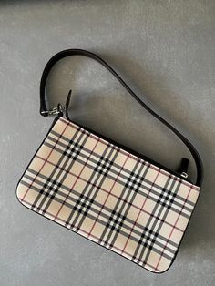 #ad Premium Authentic Vintage Burberry Nova check handbag, Fashion women's Bags Burberry Handbag, Vintage Burberry, Burberry Handbags, D 2, Check Pattern, Compact Design, Classic Looks, Purses And Handbags, Fashion Bags