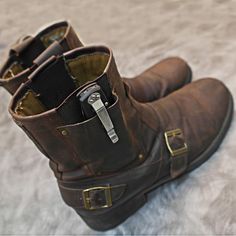 Boots Cuir, Mode Steampunk, Leather Projects, Survival Gear, Everyday Carry, Tactical Gear, Bushcraft, Leather Working, Biker Boot