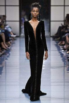 Armani Style, Paris Winter, Bouchra Jarrar, Armani Dress, Clothes Art, Liz Taylor, Luxury Designer Shoes, Footwear For Women, Oscar Dresses