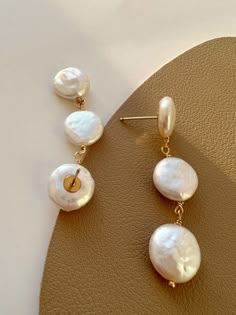 ✿ Sold as a pair ✿ Material: 11-12mm inch High-Quality Natural Freshwater Pearls ✿ Finish: 14K US Gold Filled Wire or S925 Sterling Silver Wire ✿ Size: Approx 2 inches in length ✿ Tarnish resistant, hypoallergenic, safe for sensitive skin Silver Bridesmaid, Diy Jewelry Display, Freshwater Pearl Drop Earrings, Jewelry Casket, Earrings Circle, Pearls Earrings, Pearl Dangle Earrings, Freshwater Pearls Earrings, Pearl Jewellery