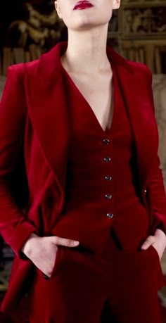 Suits With Corset, Red And Black Christmas Outfit, Christmas Blazer Outfit, Red And Green Christmas Outfit, Outfit For Women Aesthetic, Green Outfit Ideas For Women, White Christmas Outfit Ideas, Red And White Christmas Outfit, Christmas Outfit Fancy