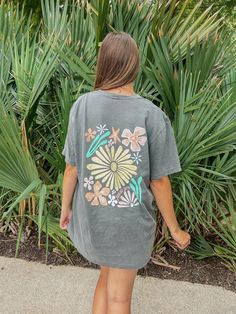 Comfort colors tropical floral Tee🥥🌴🌺 Model is wearing a size large for a more oversized fit! Arizona Tee, Preppy Tops, Miami Life, Floral Tee, Pink Blossom, Lifestyle Clothing, Tropical Floral, Clothing Company, Shopping Cart