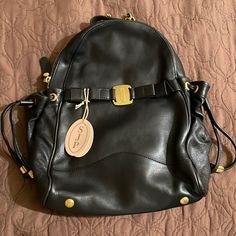 Black Leather Backpack Side Pockets Outside And Two Pockets Inside Uni Backpack, Black Leather Backpack, Sarah Jessica, Sarah Jessica Parker, Leather Backpack, Inside Pocket, Black Leather, Bag Lady, Backpacks