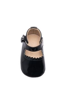 These adorable Mary Jane shoes combine style and comfort for your little one. Featuring soft construction with scalloped edges, extra cushioning in the leather insole, and a breathable lining to keep feet cozy. The supple, natural sheepskin lining adds a luxurious touch. The hook-and-loop strap with a decorative pearled button ensures easy wear. Flexible soles offer support and grip, with a classic Elephantito paw design on the rubber soles. Soft construction with scalloped edges Extra cushioning in leather insole Hook-and-loop strap with decorative pearled button Supple, natural sheepskin lining Flexible soles with Elephantito paw design Crib Shoe, Modern Baby Girl, Classic Girl, Paw Design, Patent Shoes, Scalloped Trim, Crib Shoes, Jane Shoes, Modern Baby