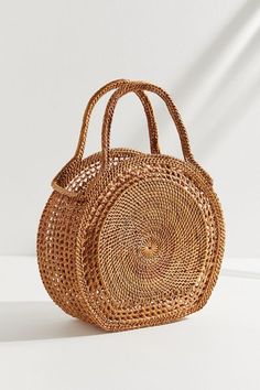 Risa Straw Circle Handbag Circle Handbag, Summer Purses, Cheap Purses, Summer Handbags, Popular Handbags, Trendy Handbags, Handbags Tote