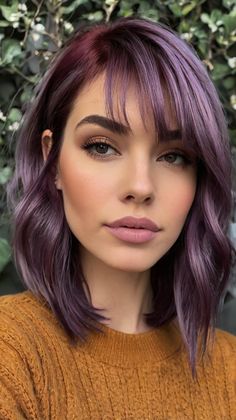 Trendy Dark brown Hair with Strawberry Highlights 🍂 Fun Hair Colors For Fall, Fall Fashion Hair Color, Purple Fall Hair, Brown Hair With Strawberry Highlights, Fall Brown Hair, Trendy Brown Hair, Strawberry Highlights, Red And Blonde, Perfect Hairstyle