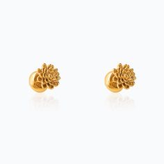 [especificaciones] Dimensions: 0.35" tall x 0.35" wide Metal: 18k yellow gold [/especificaciones] [descripcion_producto] Inspired on the Dalia, Mexico's beautiful national flower, these earrings are handmade in 18k yellow gold. salto_linea Inspired by the Dalia, Mexico’s beautiful national flower, this collection is presented in full Bloom with all the crowned circles characteristic of this flower, as well as in the simplicity of each petal. Femenine, very fashionable, and made with TANE’s high- Yellow Gold Plated Flower Earrings For Anniversary, Traditional Yellow Gold Flower-shaped Earrings, Flower Shaped Yellow Gold-plated Earrings, Yellow Gold Flower-shaped Gold Plated Earrings, Yellow Gold Plated Flower Earrings, Formal Yellow Gold Flower Earrings, Gold Plated Yellow Gold Flower Earrings, Wedding Flower Earrings In 14k Yellow Gold, Luxury Yellow Gold Flower Earrings