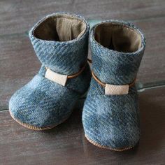 Sew these delightfully happy boots to keep little feet snug and warm in winter.  These simple-to-sew yet impressive boots are carefully designed to be both practical and adorable - like a big hug for little feet!  \n\nSizes: \n\n* Baby 1-5\n* Child 6-13\n* Youth Baby Boots Pattern, Shrunken Sweater, Baby Shoes Pattern, Boots Patterns, Sweater Crochet, Slippers Pattern, Shoe Pattern, Baby Boots, Dog Sweater