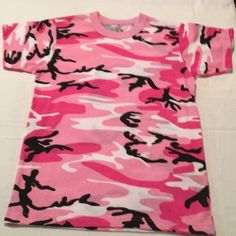 Rothco Pink Camo Tee Size Xs Length 25 Inches Bust 17 Inches Camouflage Shorts, Camo And Pink, Orange Camo, Camo Tee, Womens Camo, Girls Crop Tops, Camo Shirts, Retro Tee, Pink Camo