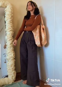 Fall 2023 Fashion Trends Gen Z, Boho Minimalist Clothing, Spring Outfits Indie, Gen Z Style Aesthetic, Semi Formal Outfits Aesthetic, Flared Pants Aesthetic, Fall Outfits 2023, Outfits 2023