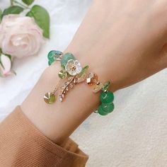 Charm Bracelets For Girls, Travel Bracelet, Bangles Jewelry Designs, Flower Leaf, Bridesmaid Bracelet, Strand Bracelet, Flower Bracelet, Leaf Pendant, Bead Strand