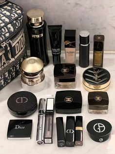 #dior Expensive Self Care, Expensive Makeup Products, Makeup Luxury, Products Aesthetic, Money Lifestyle, Luxury Girl, Chanel Makeup