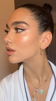 Slicked Back Hairstyles, No Make Up Make Up Look, Autumn Makeup, Makeup Goals, Natural Makeup Looks, Dua Lipa, Makeup Eyeliner